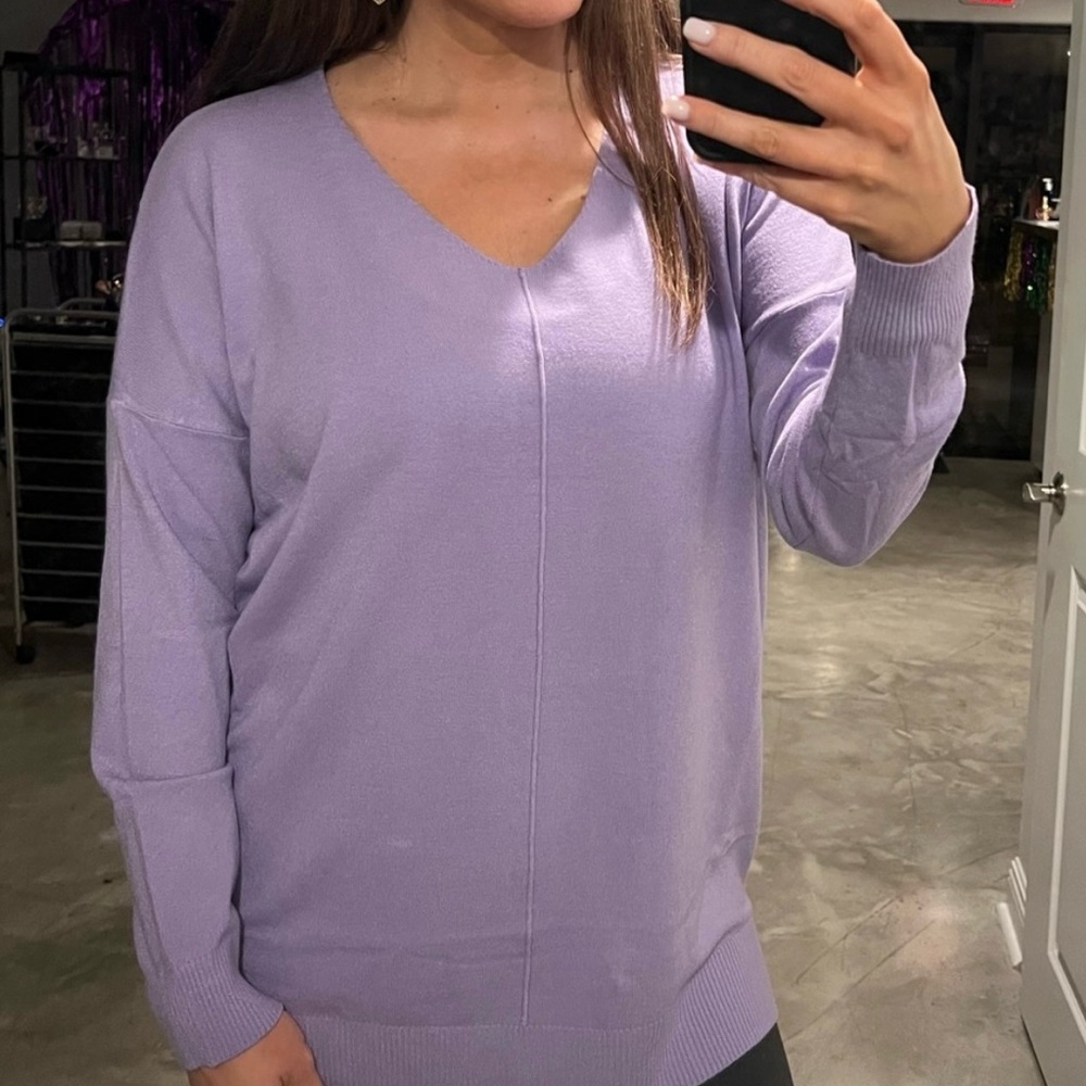 Front Seam V-neck Sweater